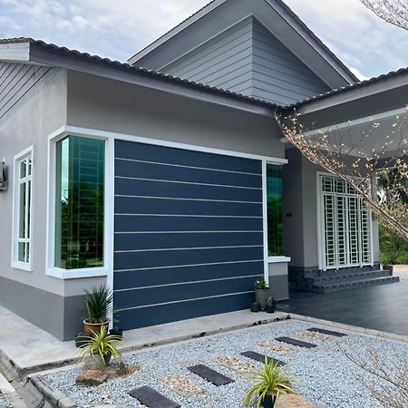 Majestic Homestay - Pasir Puteh Exterior photo