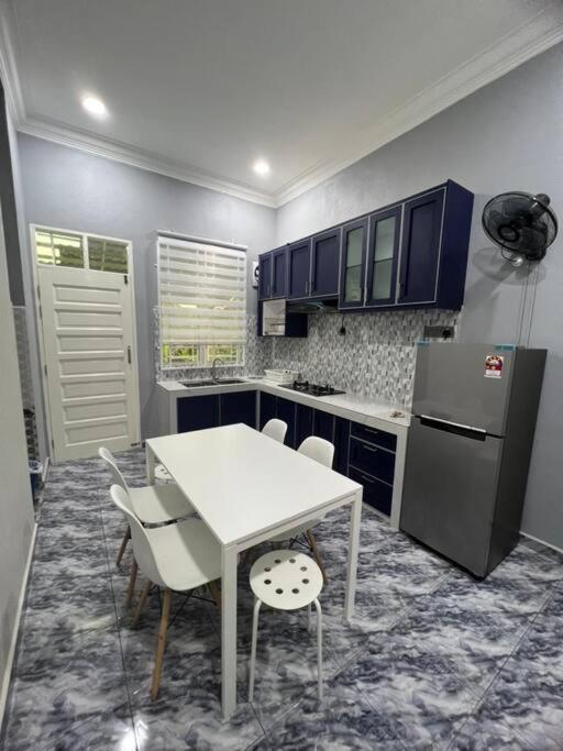 Majestic Homestay - Pasir Puteh Exterior photo