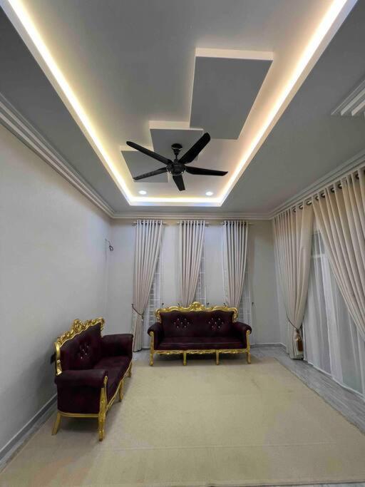 Majestic Homestay - Pasir Puteh Exterior photo