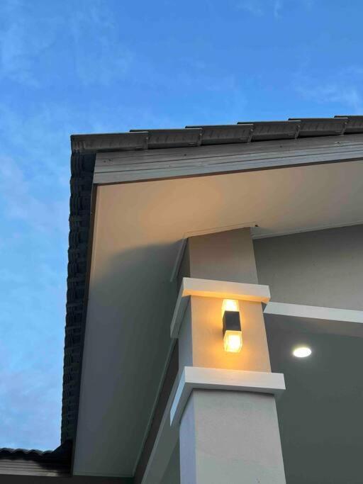 Majestic Homestay - Pasir Puteh Exterior photo